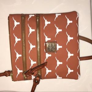 NWT Dooney & Burke UT purse🧡